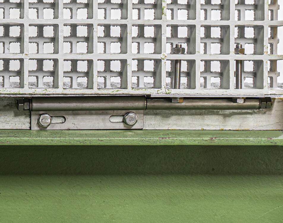 Hatch hinge Hatch hinge